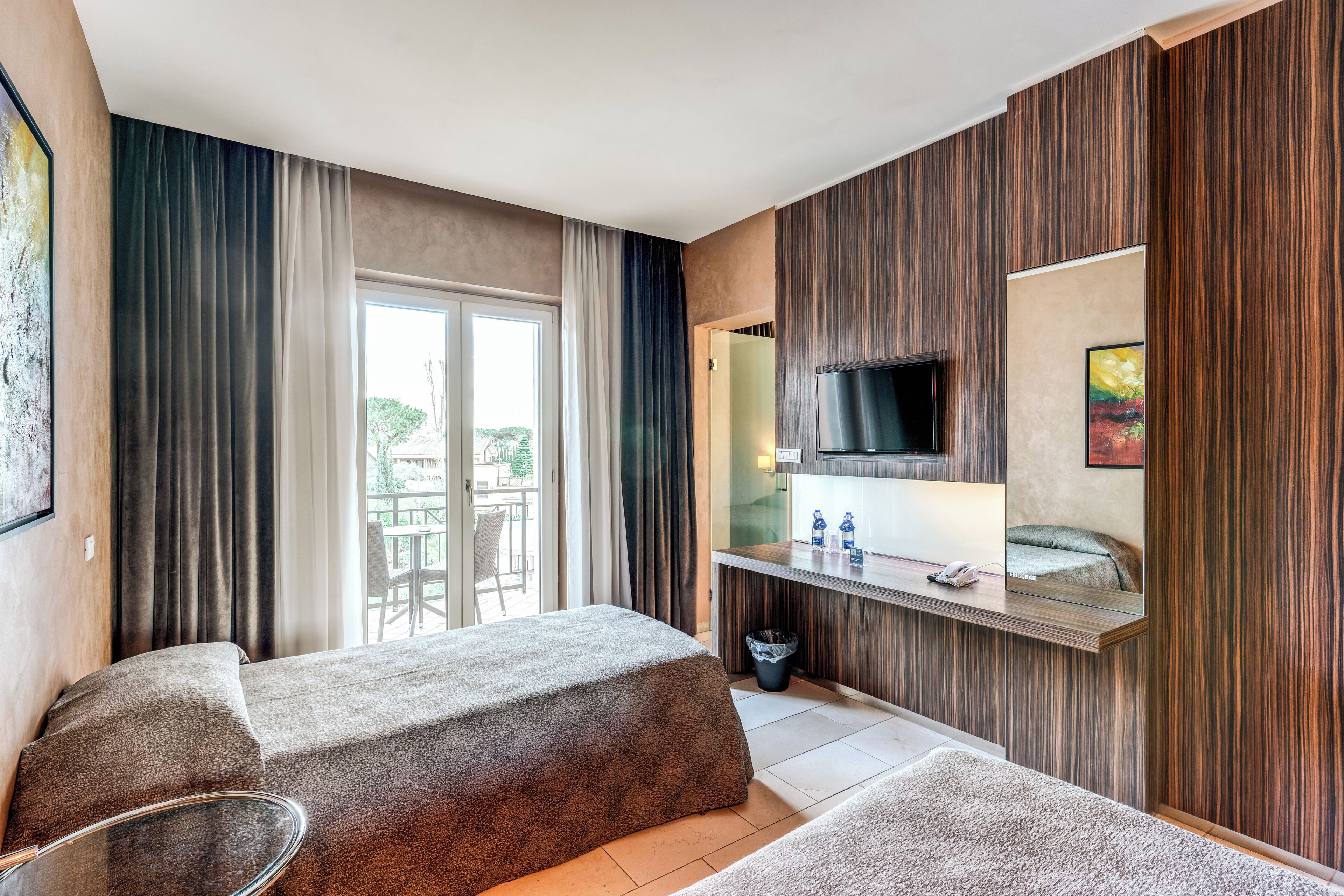 family suite | minibar, in-room safe, desk, soundproofing