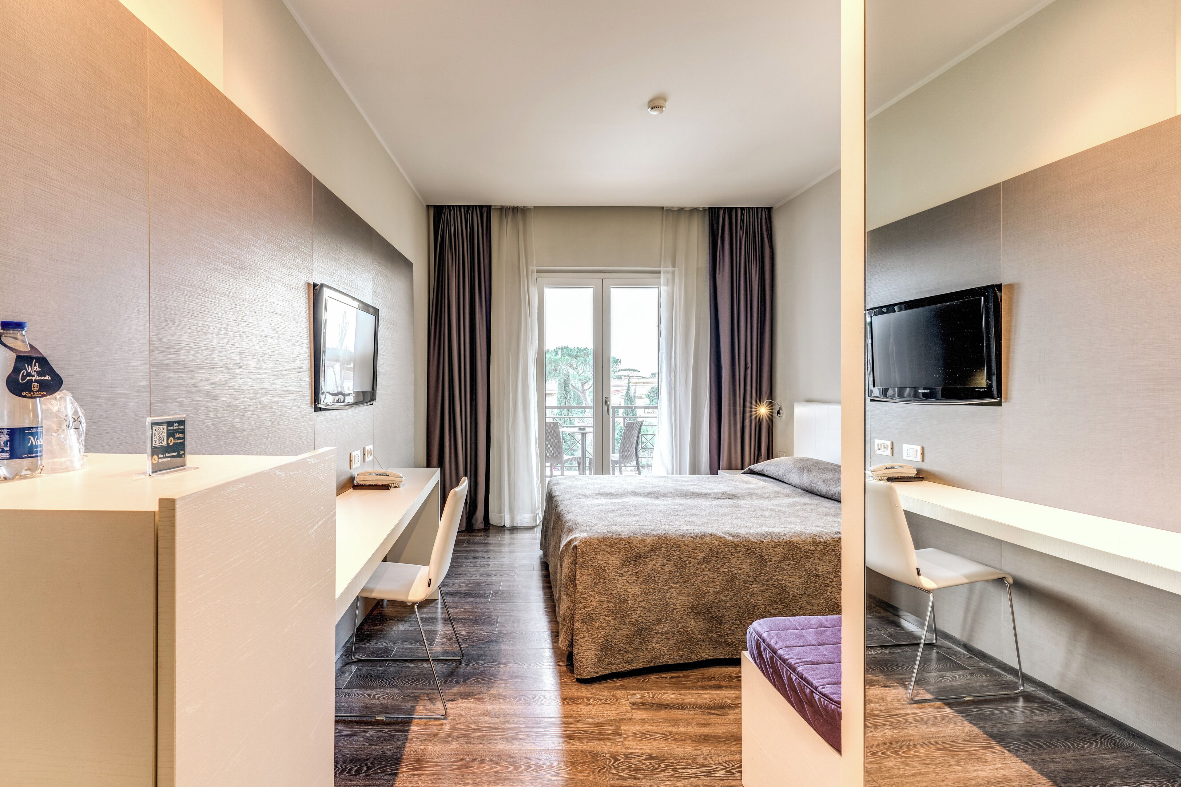 superior double or twin room, 1 double bed | minibar, in-room safe, desk, soundproofing