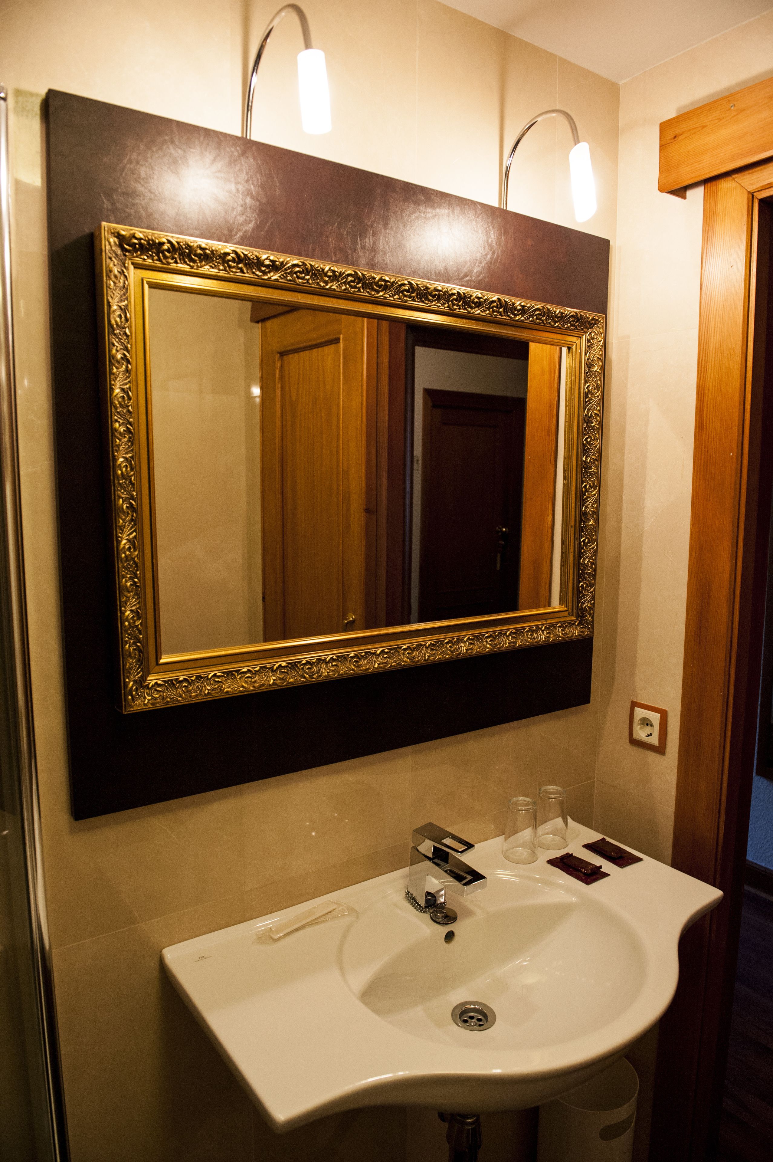 single room | bathroom | shower, free toiletries, hair dryer, towels