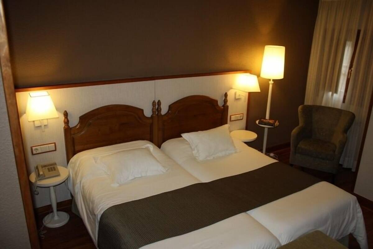 Couette en duvet d'oie, bureau, Wi-Fi gratuit, draps fournis