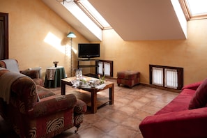 Family Apartment | Living area | Flat-screen TV