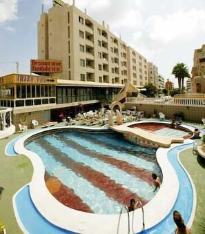 Piscina a l'aire lliure 