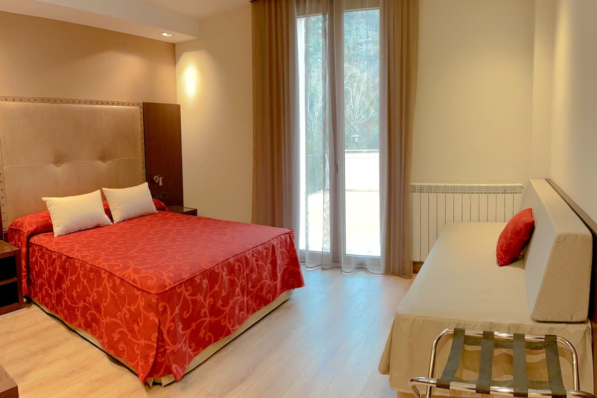 Triple Room | 2 bedrooms, desk, laptop workspace, blackout drapes