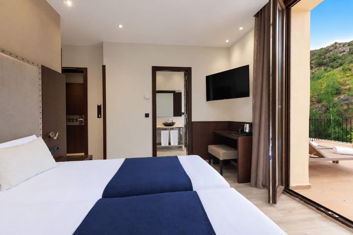 Habitacion familiar comunicada 4 pax | 책상, 노트북 작업 공간, 암막 커튼, 방음 설비