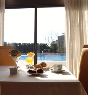 Desayuno buffet incluido todos los días 