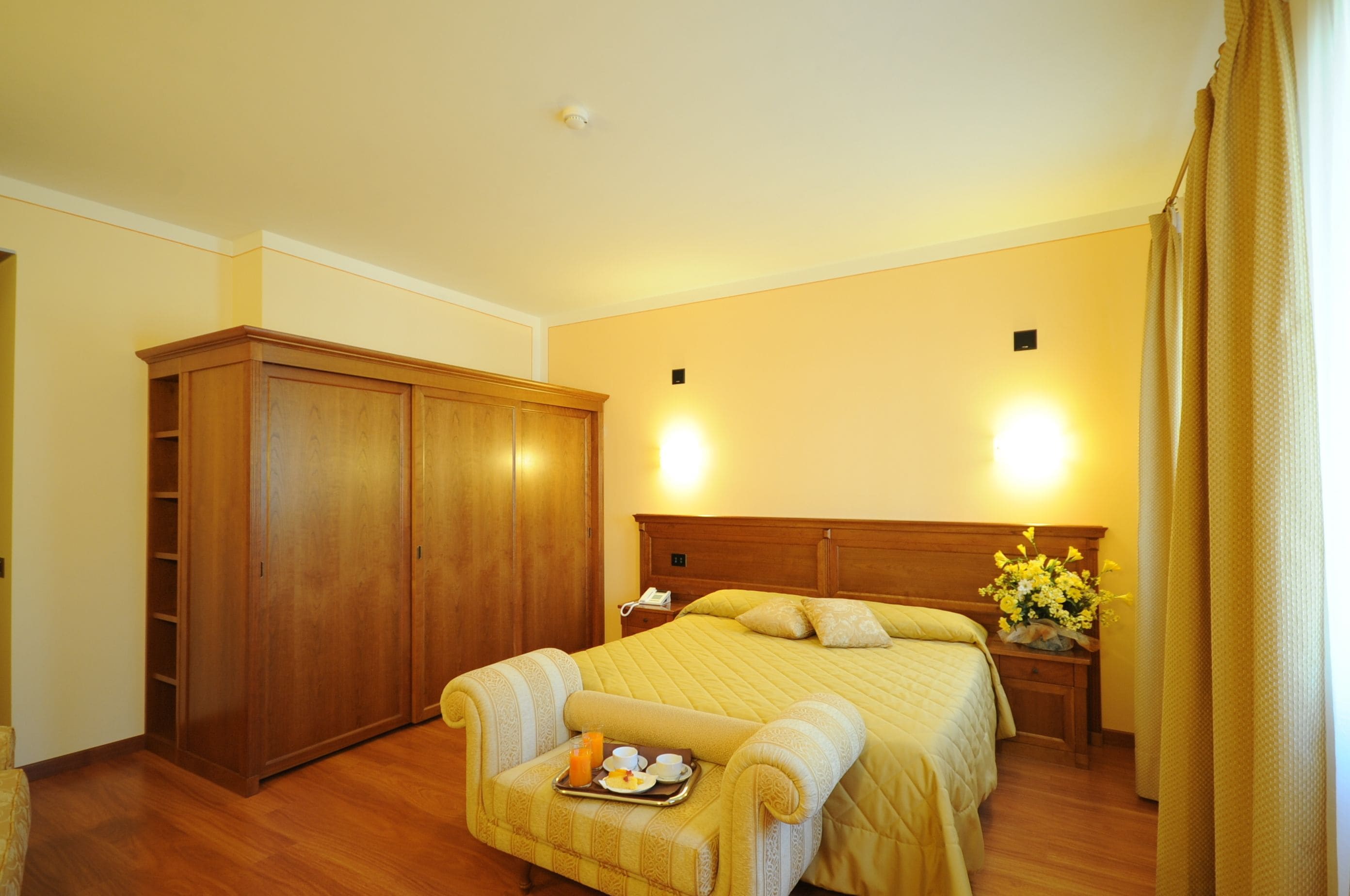 Select-Comfort-Betten, schallisolierte Zimmer, WLAN, Bettwäsche