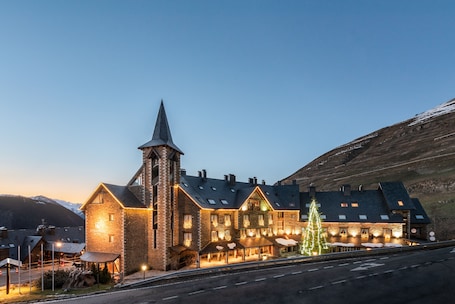 Fachada de la propiedad. Eurostars La Pleta