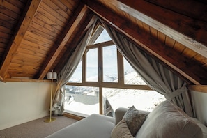 Occitania Master Suite | Minibar, in-room safe, desk, soundproofing - Eurostars La Pleta (Naut Aran)