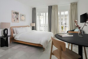 3 bedrooms, premium bedding, pillowtop beds, individually decorated