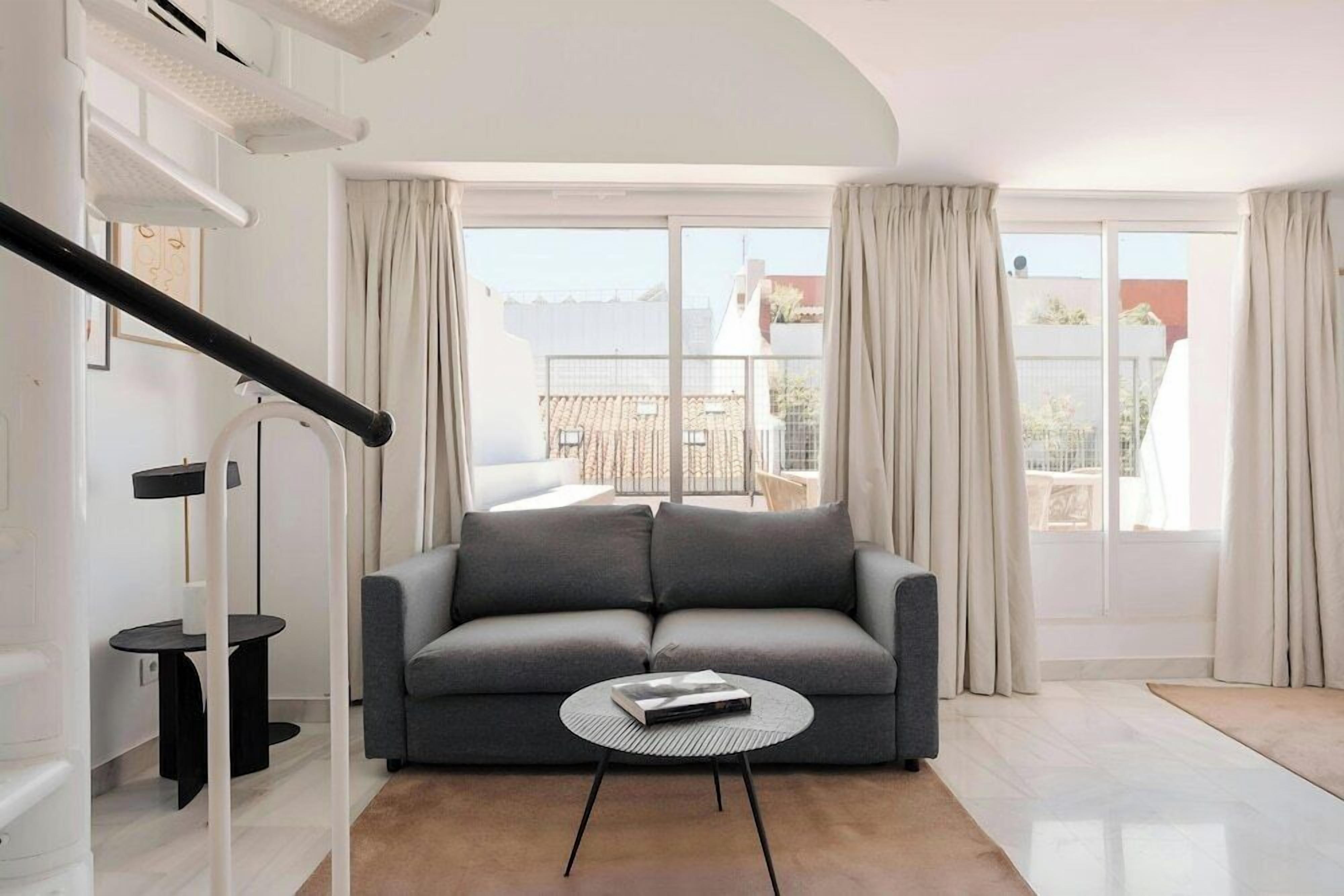 Televisión de pantalla plana de 42 pulgadas con canales por cable 