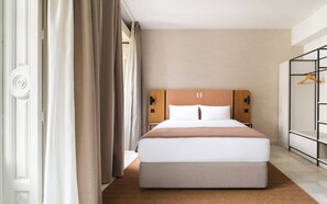 스튜디오, 더블침대 1개 및 소파베드 | 각각 다른 스타일의 인테리어, 각각 다르게 가구 비치, 책상, 노트북 작업 공간