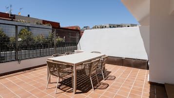 Apartamento, 1 habitación, terraza | Restaurante al aire libre