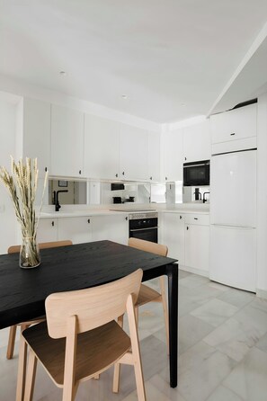 3 bedrooms, premium bedding, pillowtop beds, individually decorated