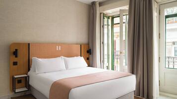 Estúdio | Individualmente decorados, individualmente mobiliados, escrivaninha