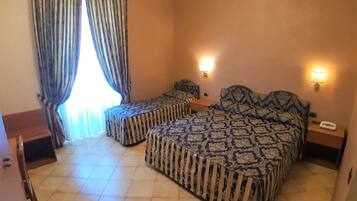 Egyptian cotton sheets, premium bedding, in-room safe