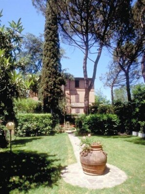 Property grounds - Moderno (Siena)