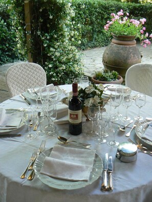 Outdoor dining - Moderno (Siena)