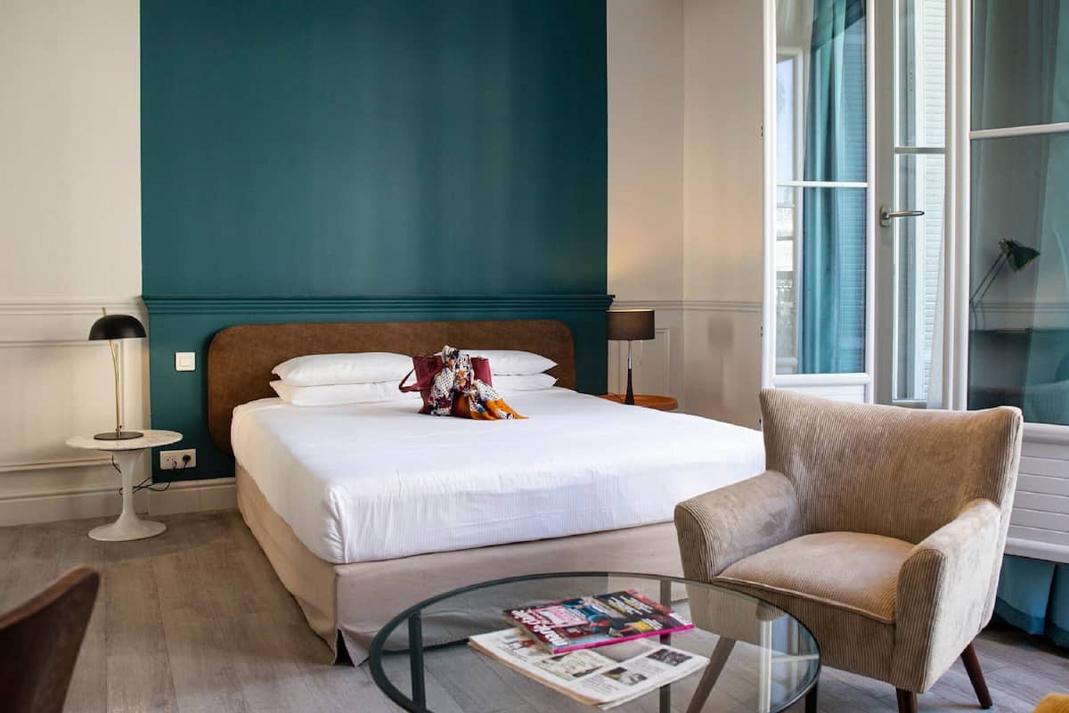 Chambre supérieure | Décor unique, ameublement unique, bureau, système d’insonorisation