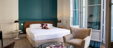 Rom – superior | Individuelt dekorert, individuelt innredet, skrivebord og lydisolert