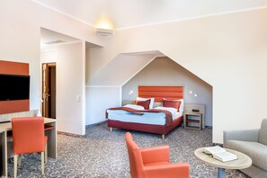 Basic Quadruple Room | 1 bedroom, hypo-allergenic bedding, minibar, in-room safe