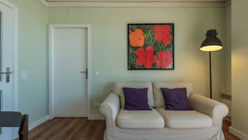 Superior Apartment, 2 Bedrooms, Ocean View | Blackout curtains, soundproofing, iron/ironing board
