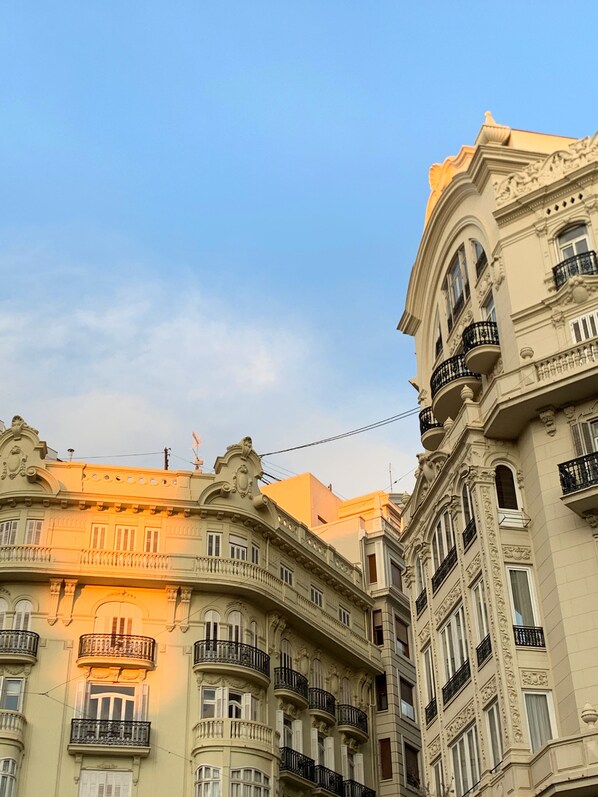 ألعاب تعمل بالعملات
