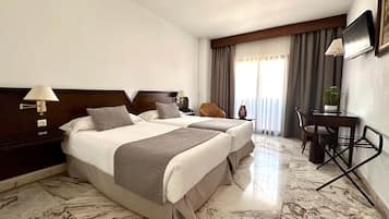 Premium bedding, in-room safe, desk, laptop workspace