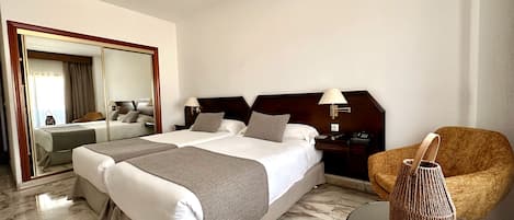 Premium bedding, in-room safe, desk, laptop workspace