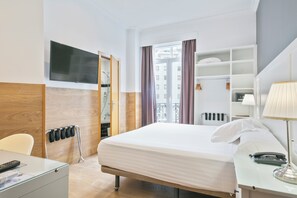 Superior Double Room with Town Hall Square view | In-room safe, individually decorated, individually furnished, desk - Venecia Plaza Centro Hotel (Valencia)