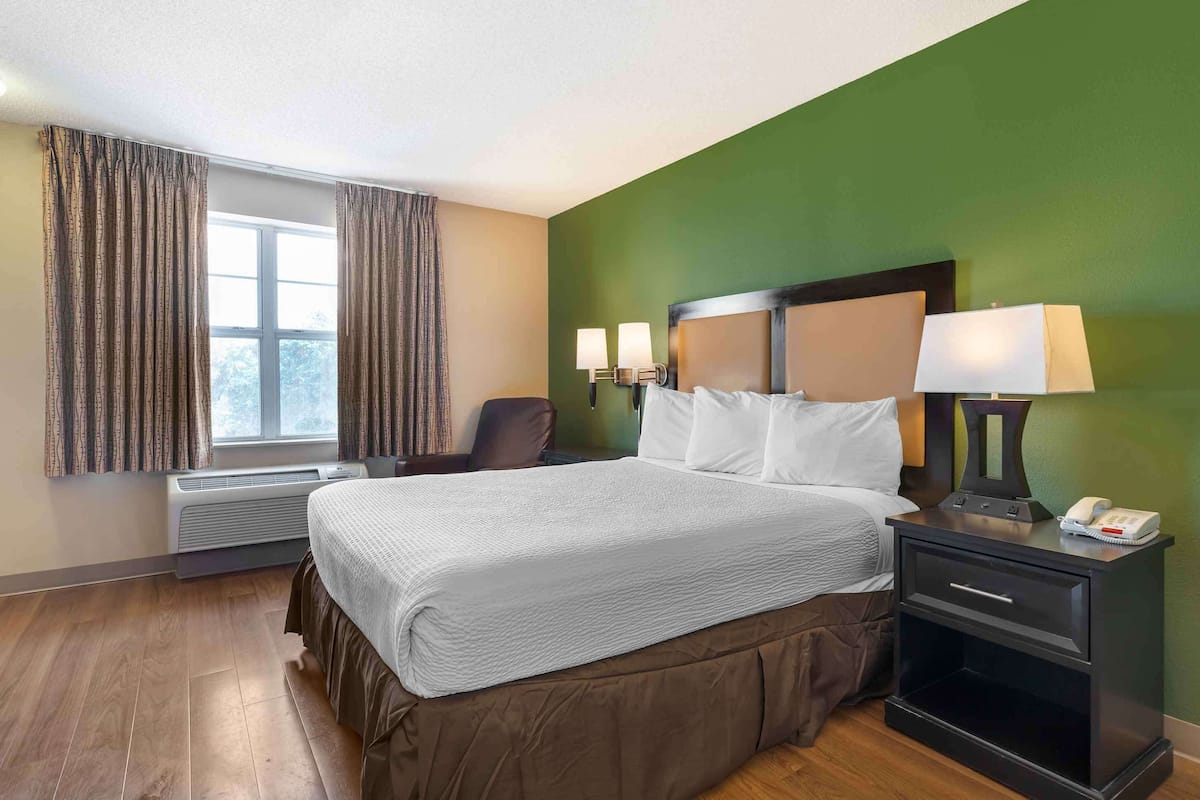 Desk, iron/ironing board, free WiFi, bed sheets