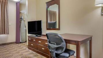 Studio, 1 Queen Bed, Roll-in Shower | Desk, iron/ironing board, WiFi (free), bed sheets