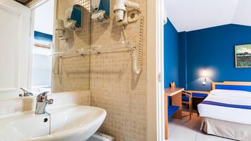 Bañera, bidé y toallas