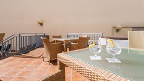 Terrace/patio - Hotel Villa de Pinto (Pinto)