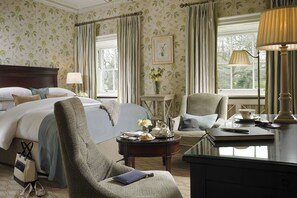 House, 1 Double Bed, Non Smoking, Garden View | Hypo-allergenic bedding, in-room safe, individually decorated, desk