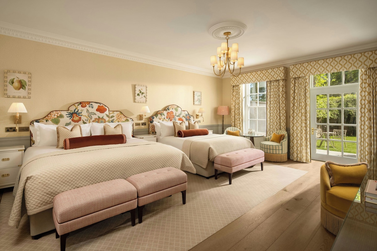 Manor House, Suite, 2 King | Hypo-allergenic bedding available, in-room safe, desk, laptop workspace