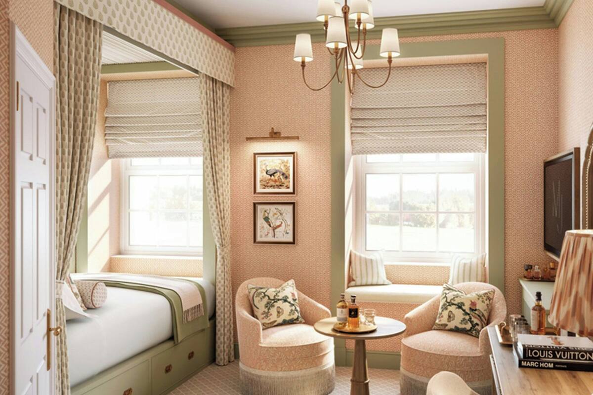 Room, 1 Double Bed | Hypo-allergenic bedding, in-room safe, desk, laptop workspace