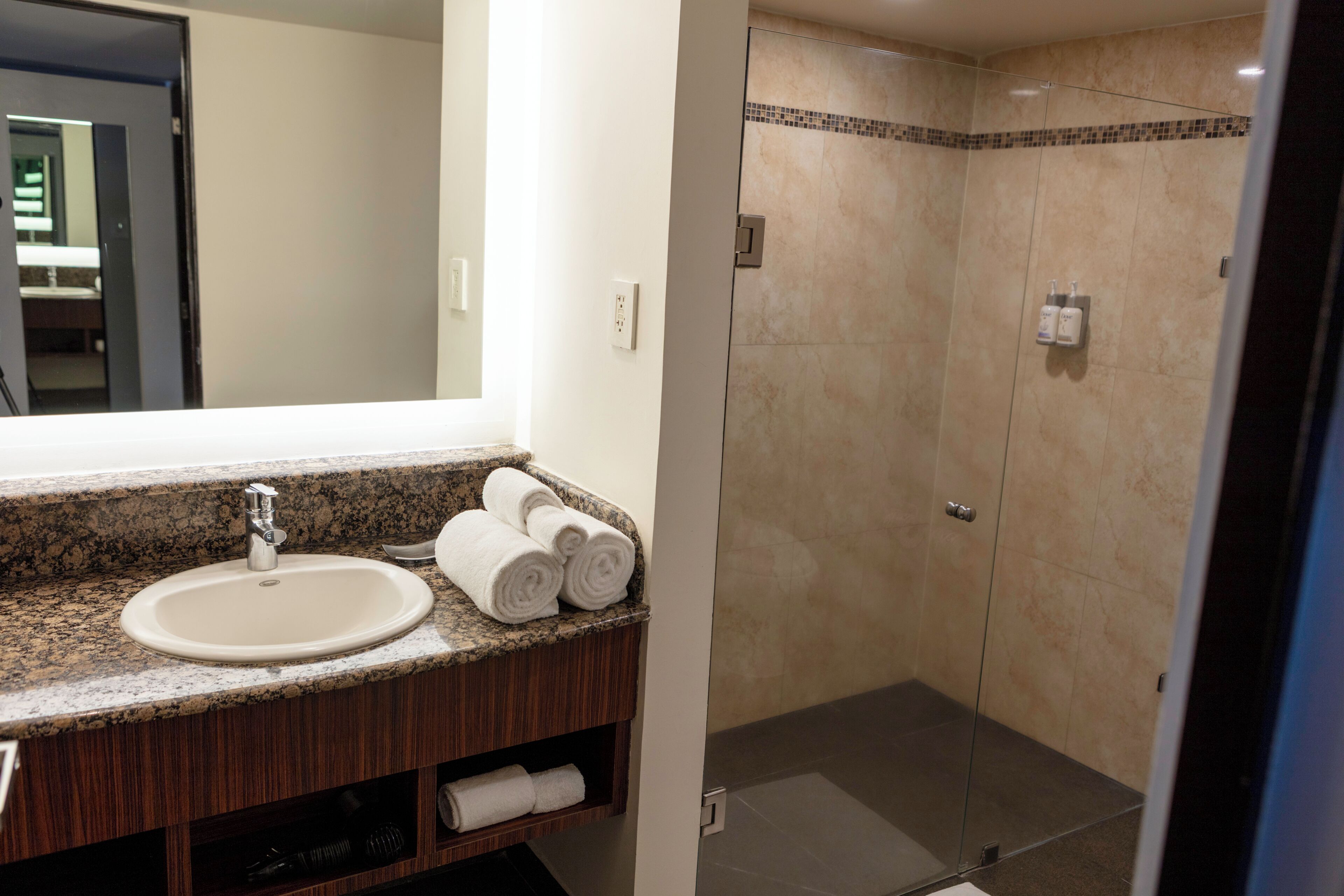 Standard Room, 2 Queen Beds | Bathroom