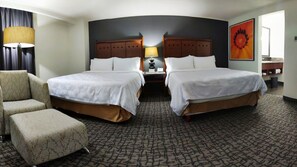 Quarto standard, 2 camas Queen | Cofres nos quartos, escrivaninha, ferros/tábuas de passar roupa