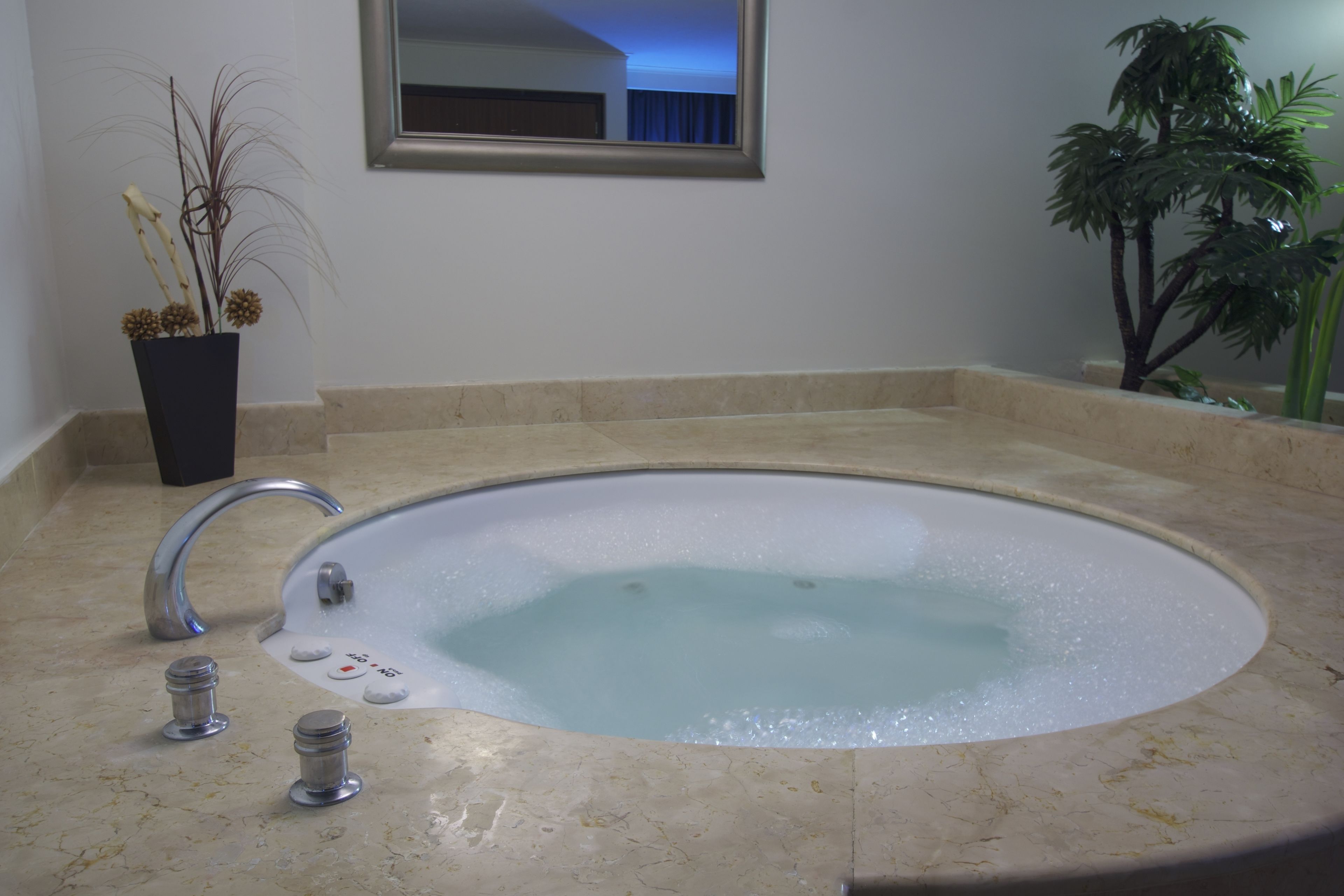 Suite, 1 chambre | Coffre-fort, bureau, fer et planche à repasser, accès au Wi-Fi (inclus)