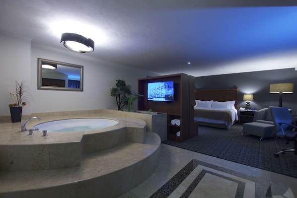 客房内保险箱、办公桌、熨斗/熨衣板、免费 WiFi