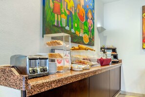 Free daily buffet breakfast 