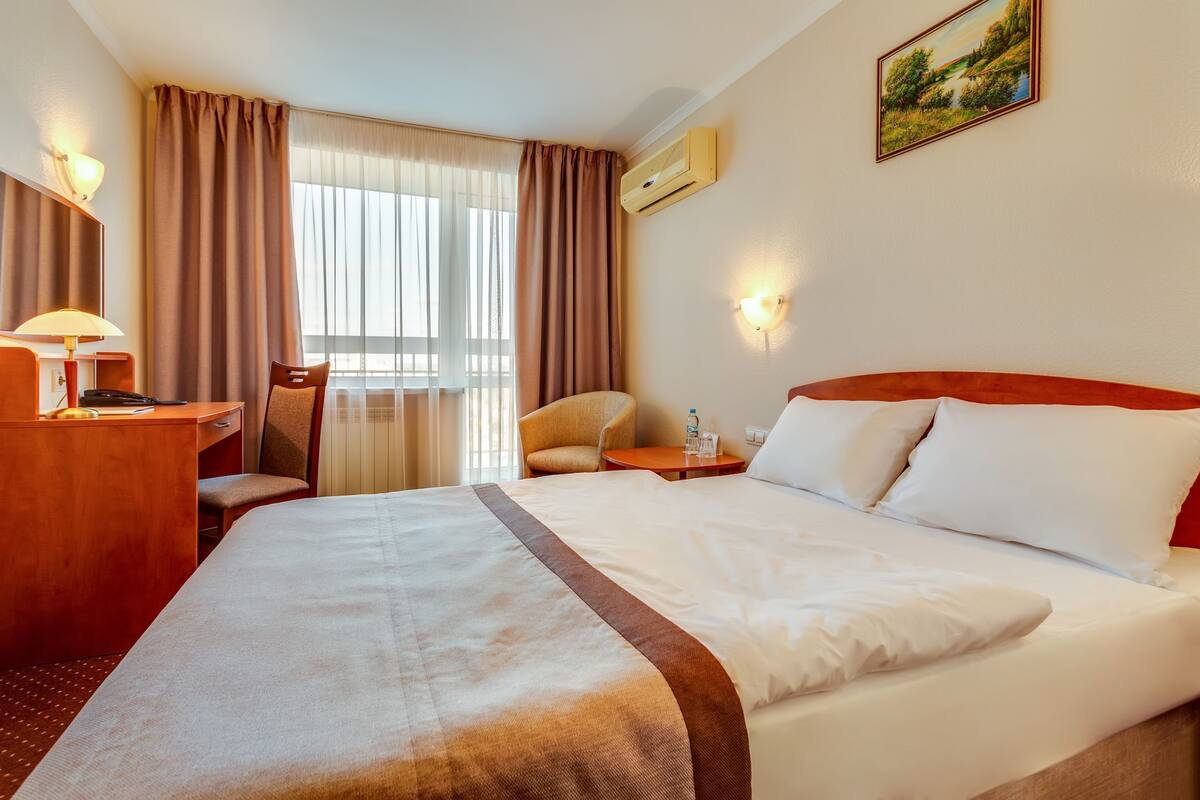 Standard Single Room | Minibar, in-room safe, desk, blackout curtains