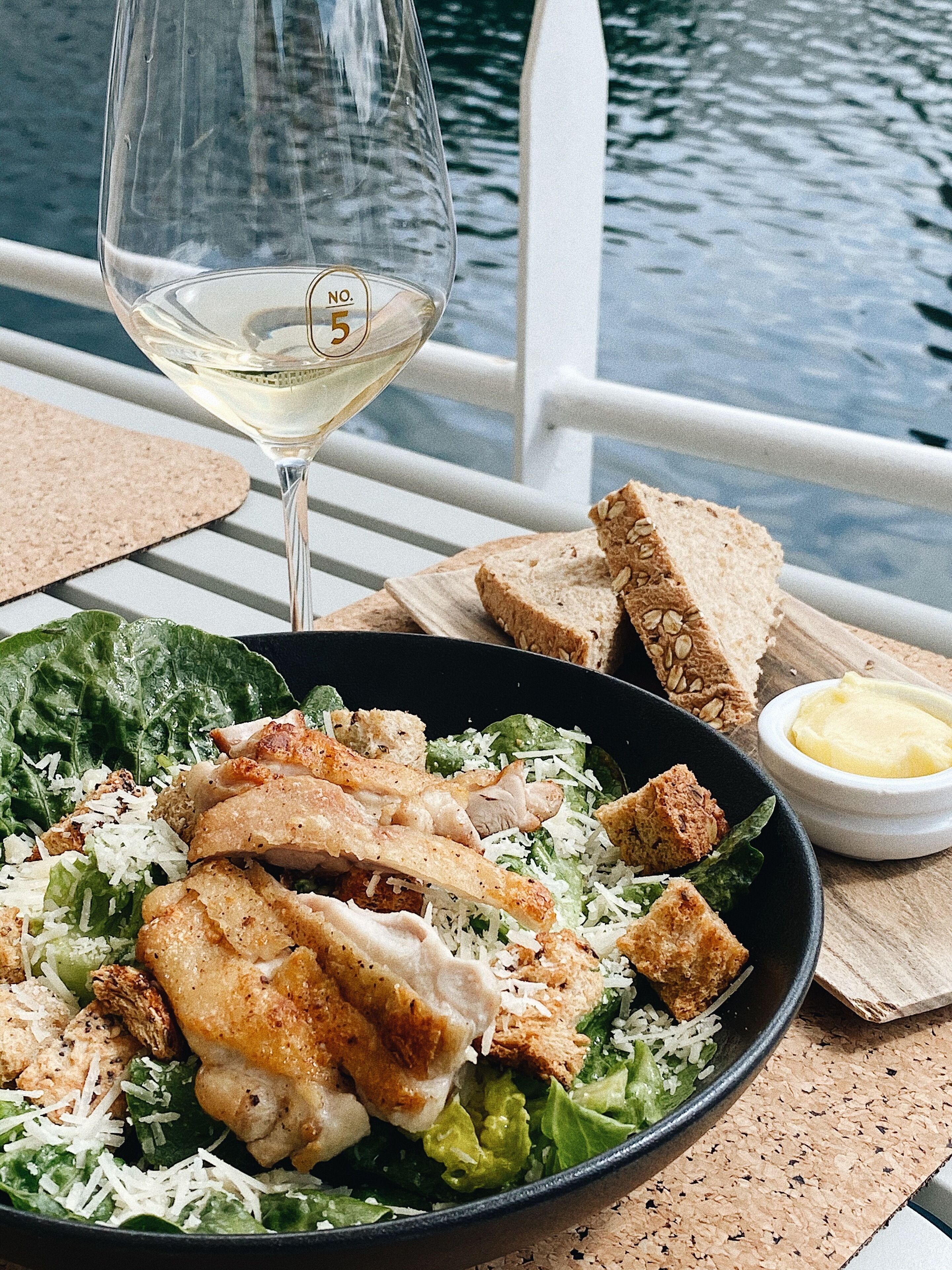 breakfast, dinner served; seafood, sea views