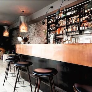 Cocktail bar