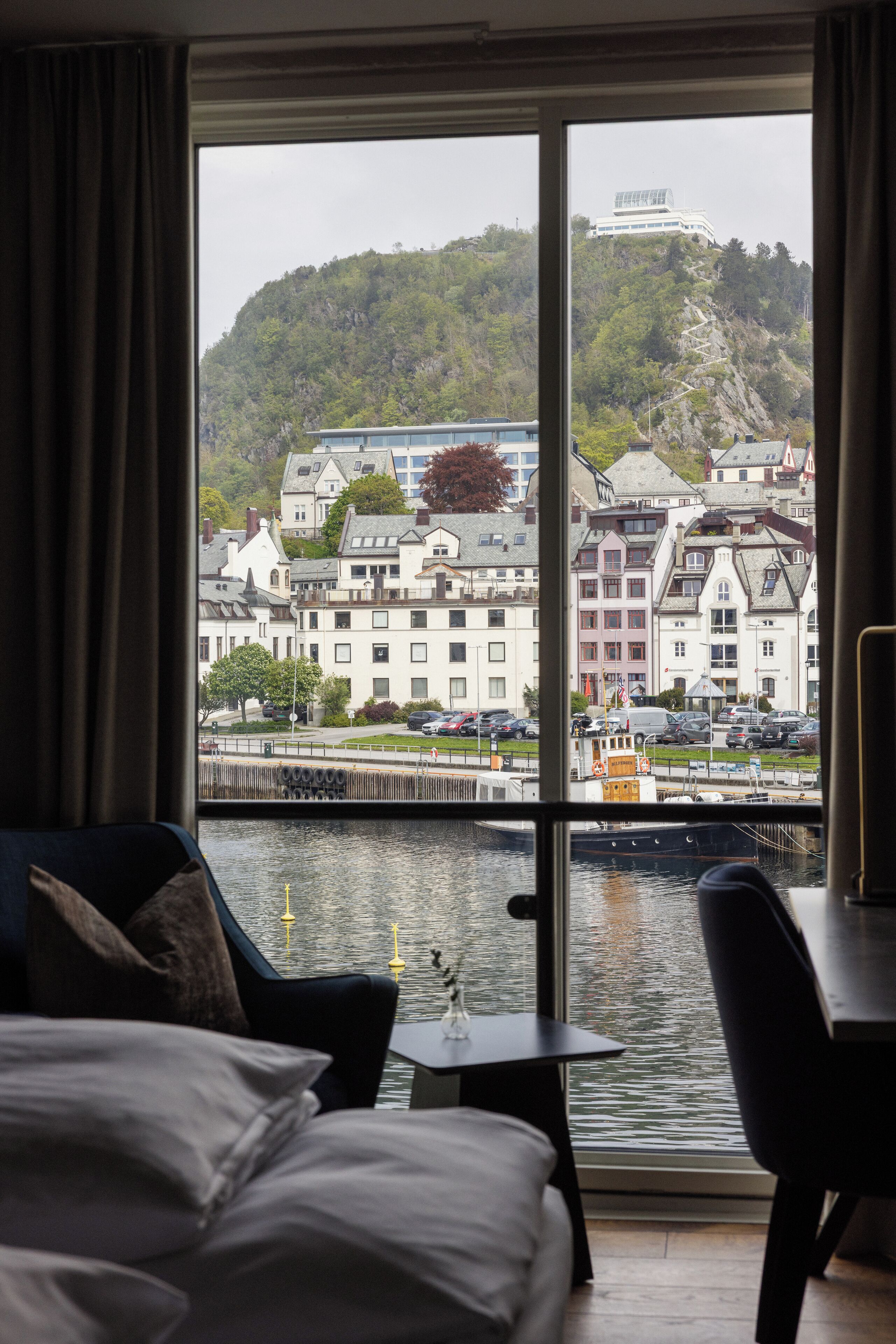 Standard Double Room with Seaview | 特厚豪華床墊、書桌、手提電腦工作空間、免費 Wi-Fi