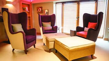 Badstue, boblebad, dampbad, kroppsbehandlinger og aromaterapi