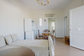 Suite | Minibar, coffres-forts dans les chambres, bureau, chambres insonorisées