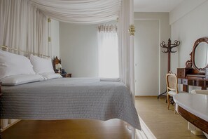 Minibar, coffres-forts dans les chambres, bureau, chambres insonorisées