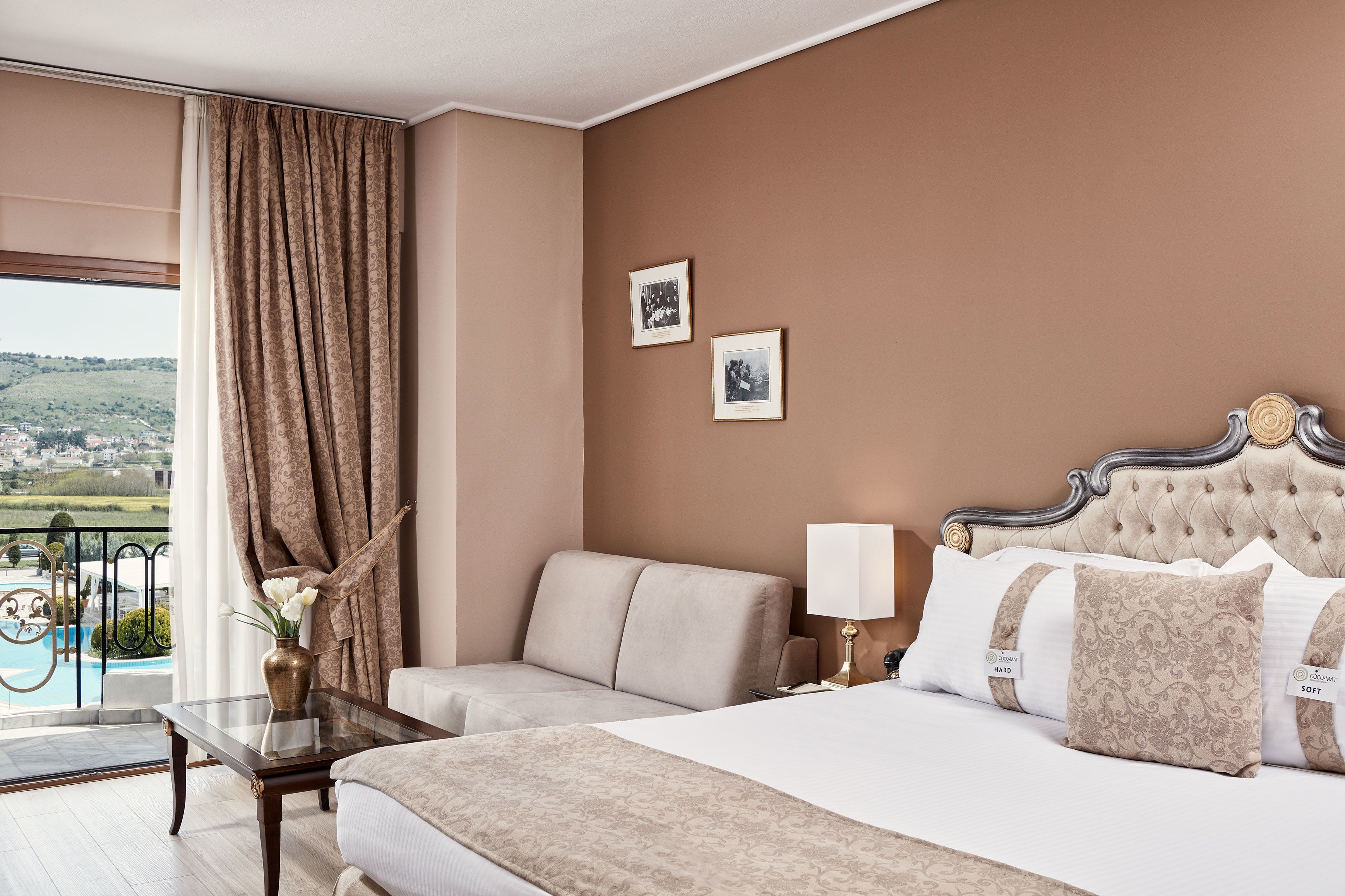 executive room, pool view | premium bedding, minibar, in-room safe, desk