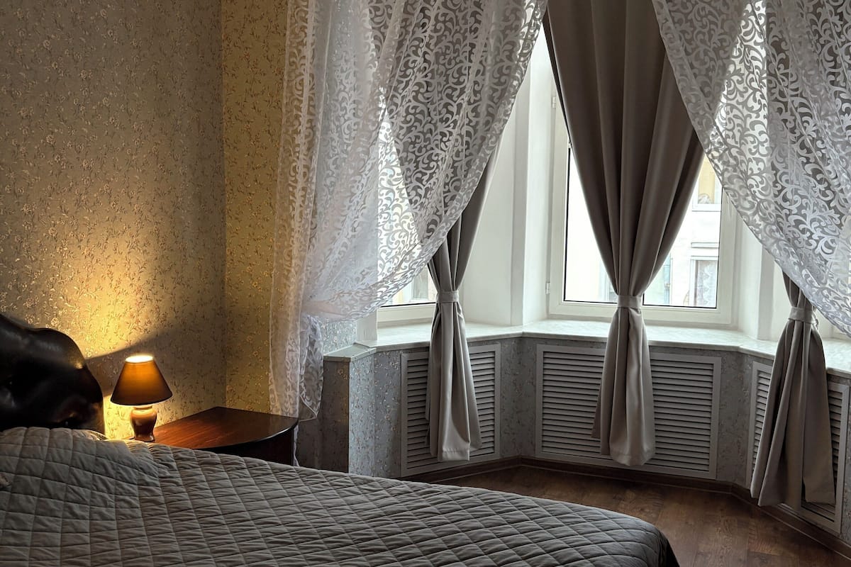 suite | iron/ironing board, free wifi, bed sheets